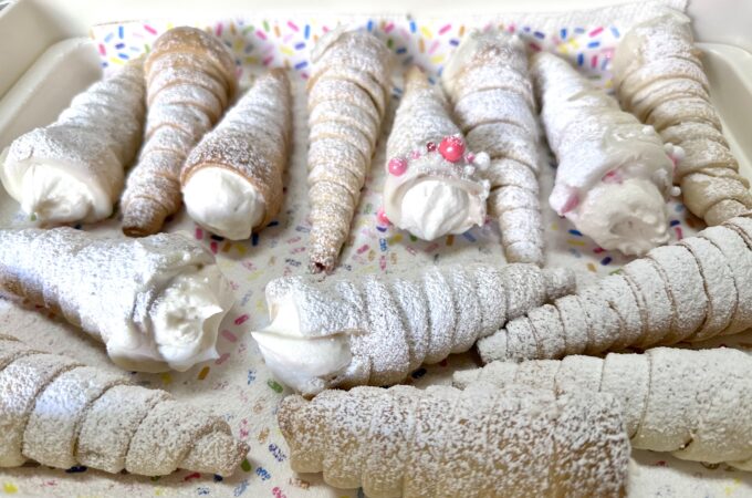 Tray with Polish cream horns